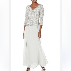 NWT J KARA Ivory Gown 3/4 Sleeve V-Neck Beaded Gown Size 10